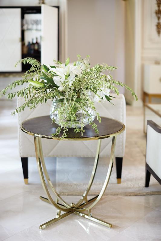 Round End Table 356-126 Montaage Inc. Round End Table 356-126 Montaage Inc.