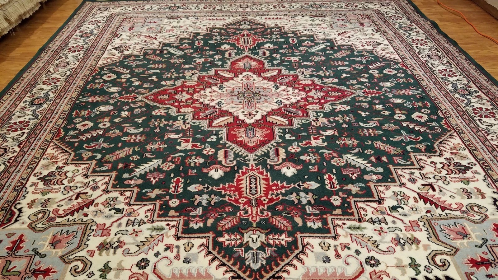 8 x 10 Green Indian Hand Knotted Wool Rug
