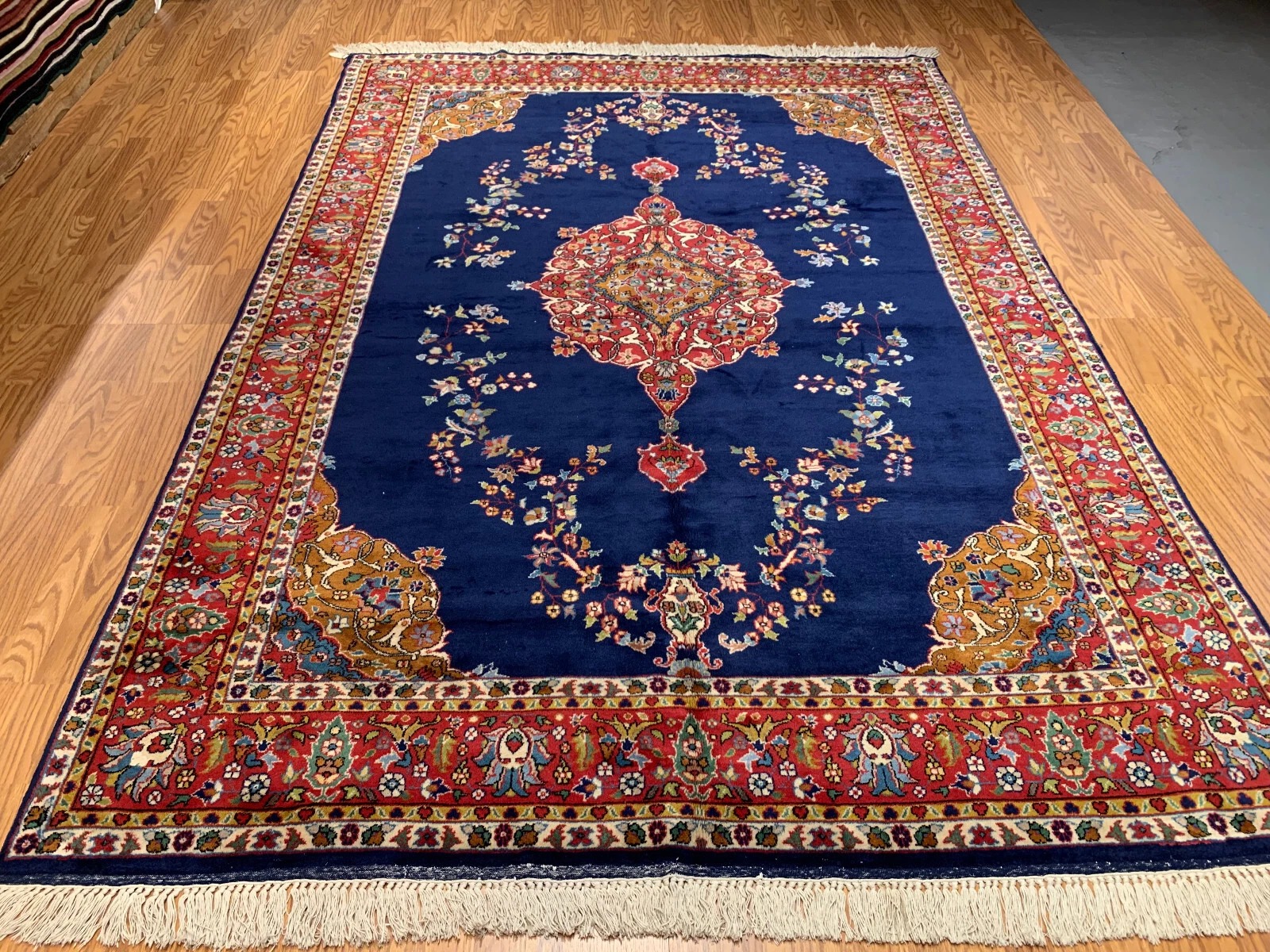 7 x 9.10 Vintage Hand Knotted 100% Wool Vegetable Dye Area Rug