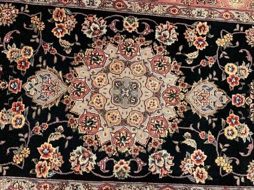 2.6 x 9 Very Fine Floral with Medalian Wool and Silk Runner
