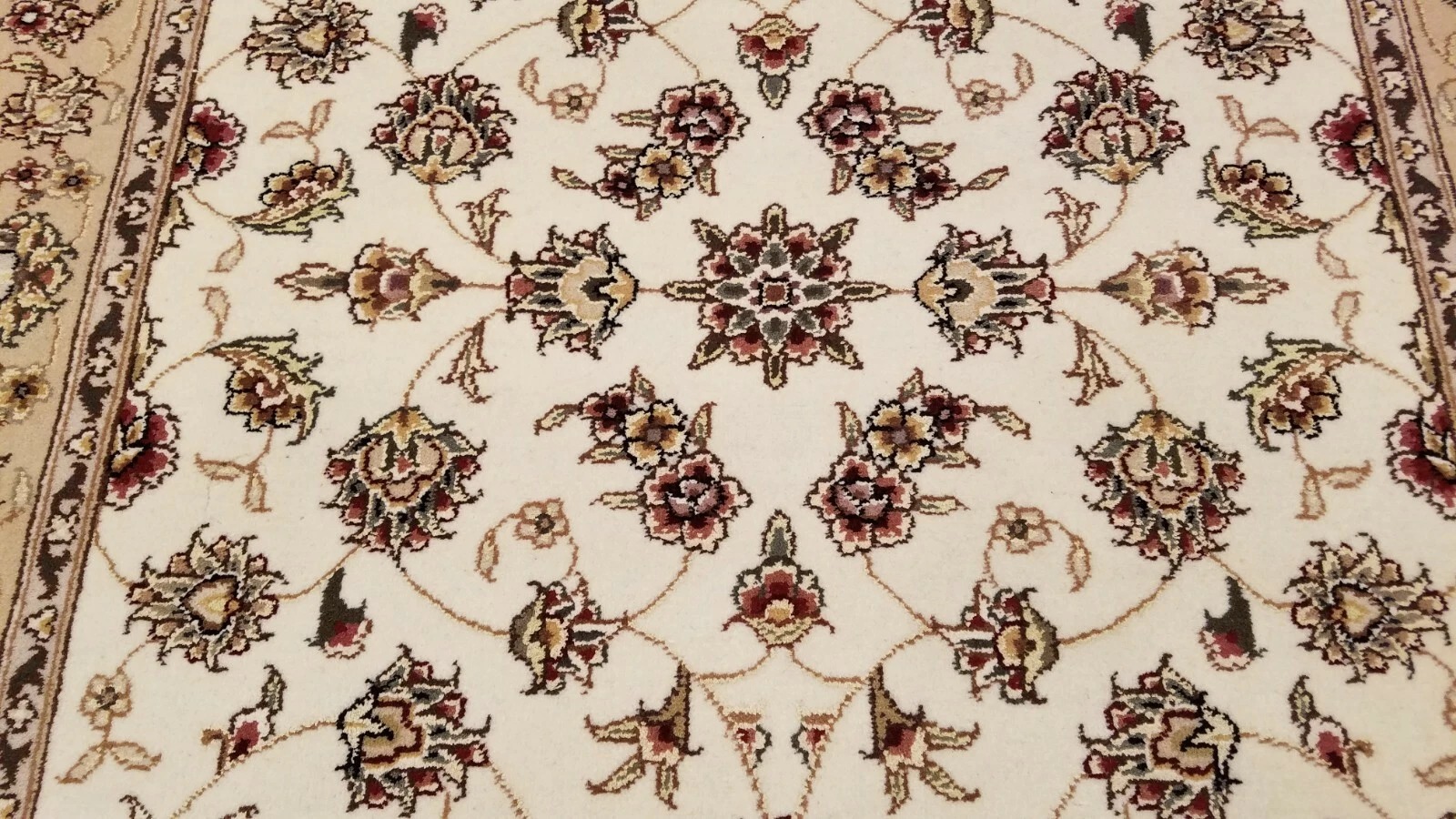 3 x 5 Ivory All over Design Fine quality Wool & Silk Hand Knotted Area rug