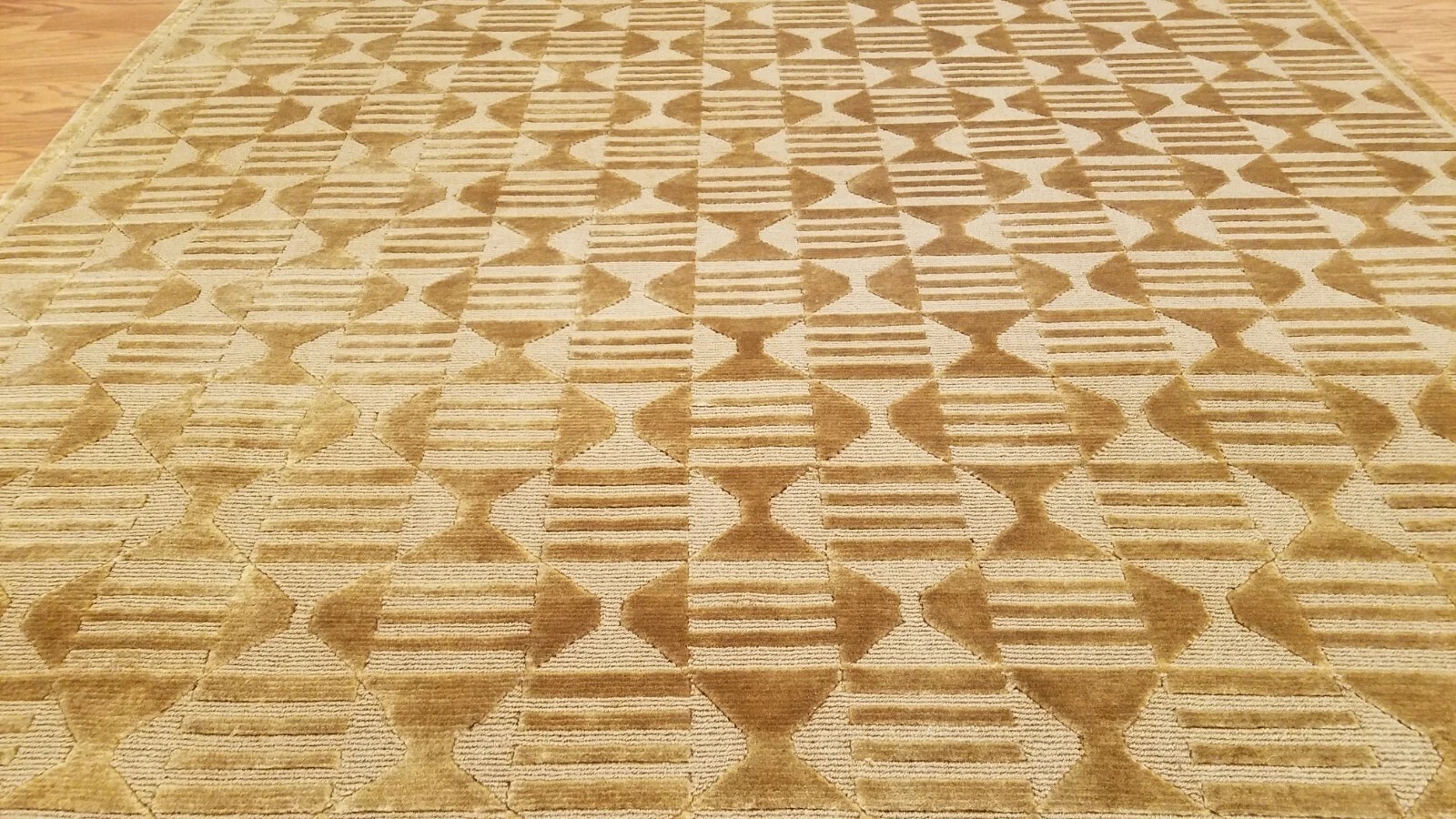 6 x 9 Brown & Gold Modern Hand Knotted Wool Nepal rug