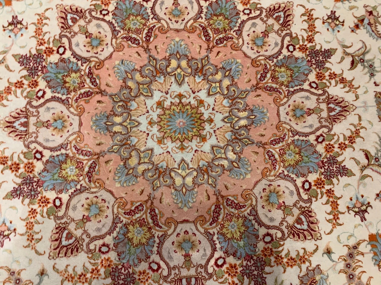 9x 12 Hand Knotted Wool & Silk Area Rug