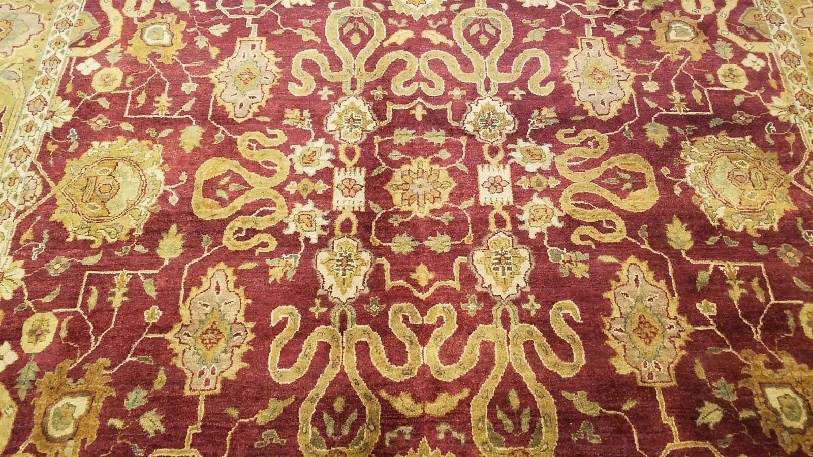 9 x 12 Burgundy red Indo Agra Vegetable dye Hand spawned Wool Hand Knotted Rug