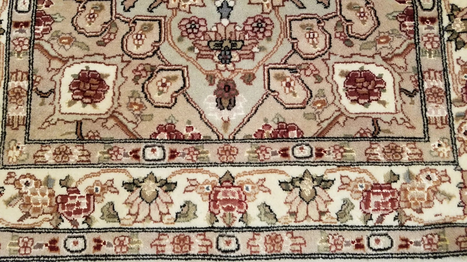 3 x 5 L. Green & Ivory Wool & Silk Hand Knotted Area rug