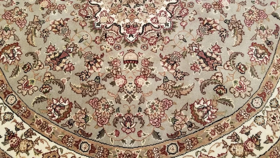 6 x 6 Round Light Green Wool & Silk Hand Knotted Area rug