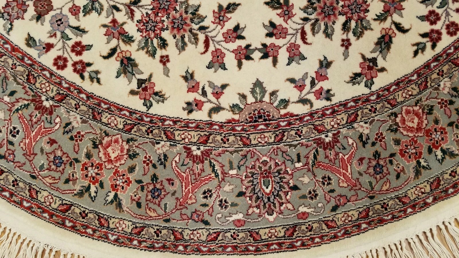 6 x 6 Round Ivory Wool & Silk Hand Knotted Area rug