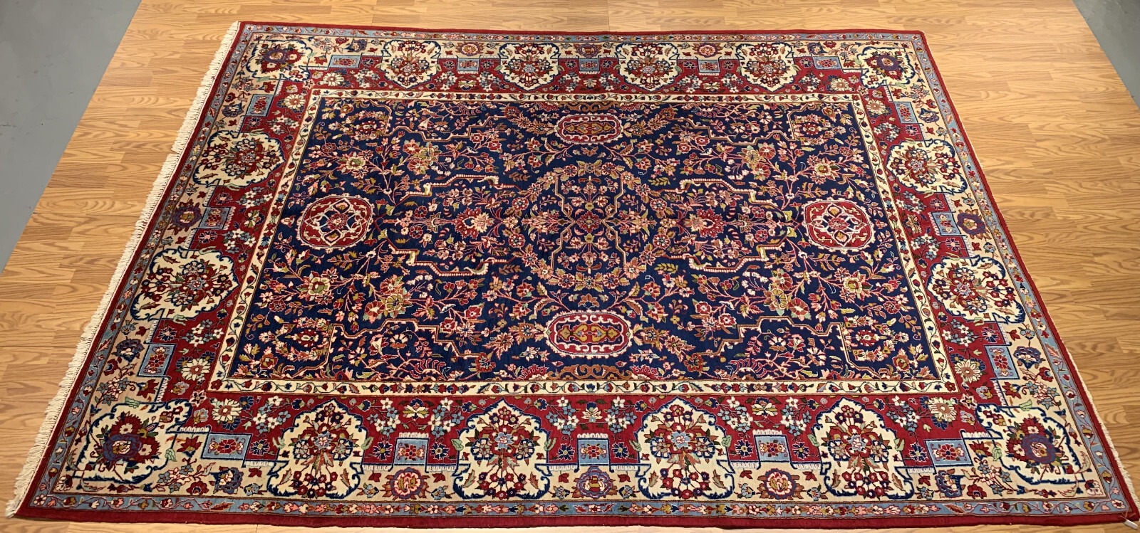 7.9 x 12 Vintage 100% Wool Hand Knotted Area Rug