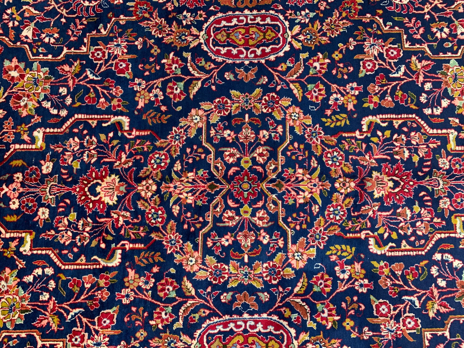 7.9 x 12 Vintage 100% Wool Hand Knotted Area Rug