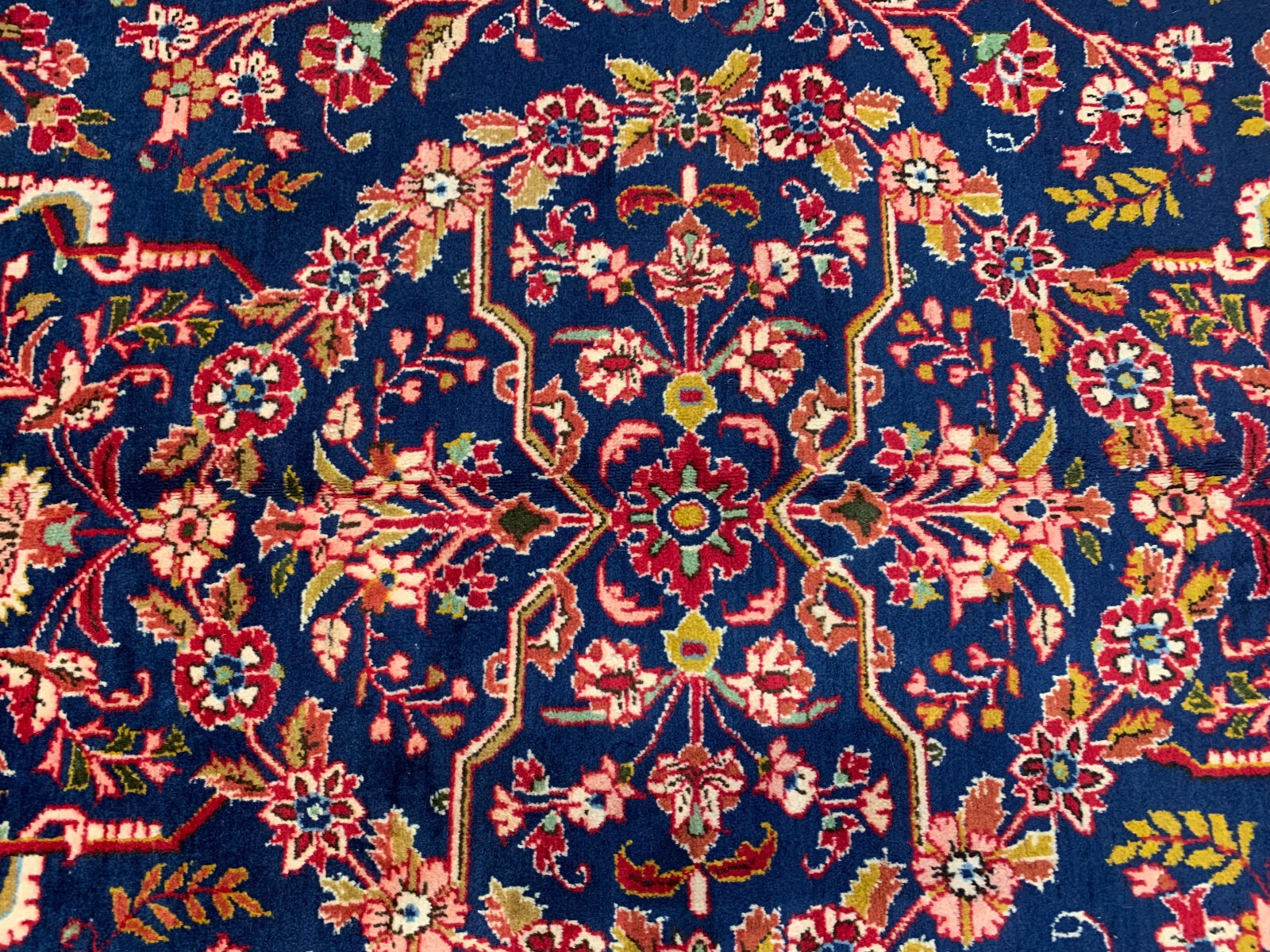7.9 x 12 Vintage 100% Wool Hand Knotted Area Rug