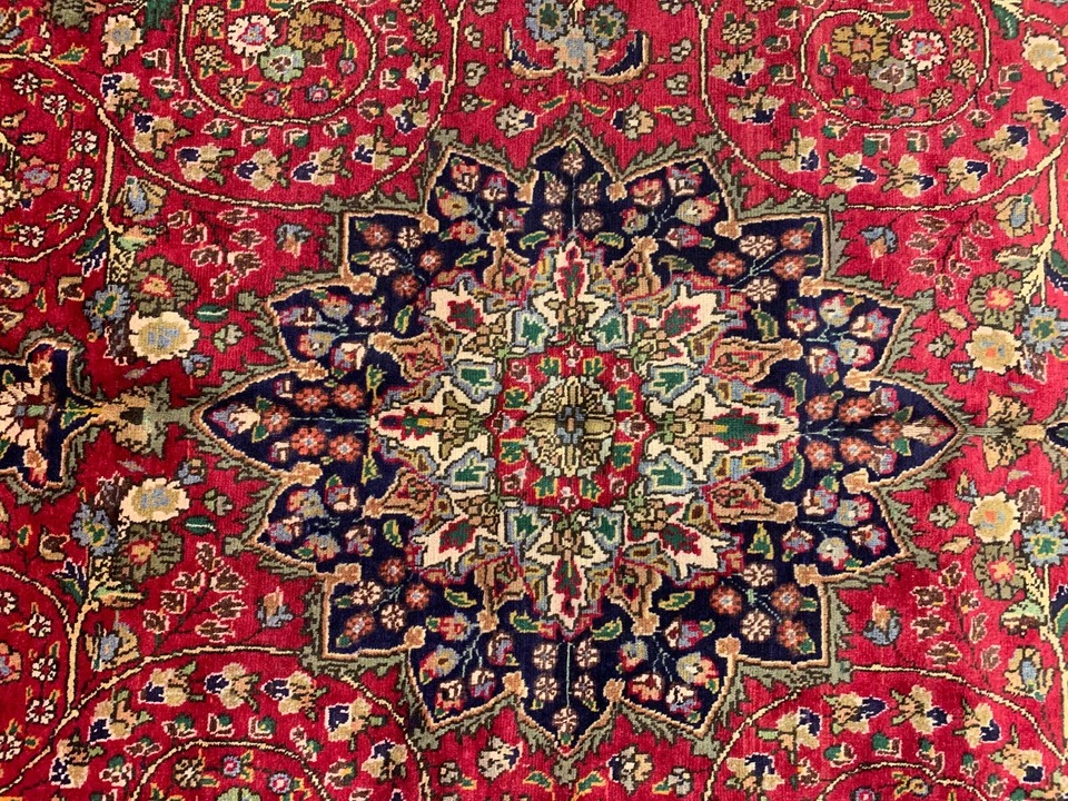 8.2 x 11.9 Vintage 100% Wool Hand Knotted Area Rug