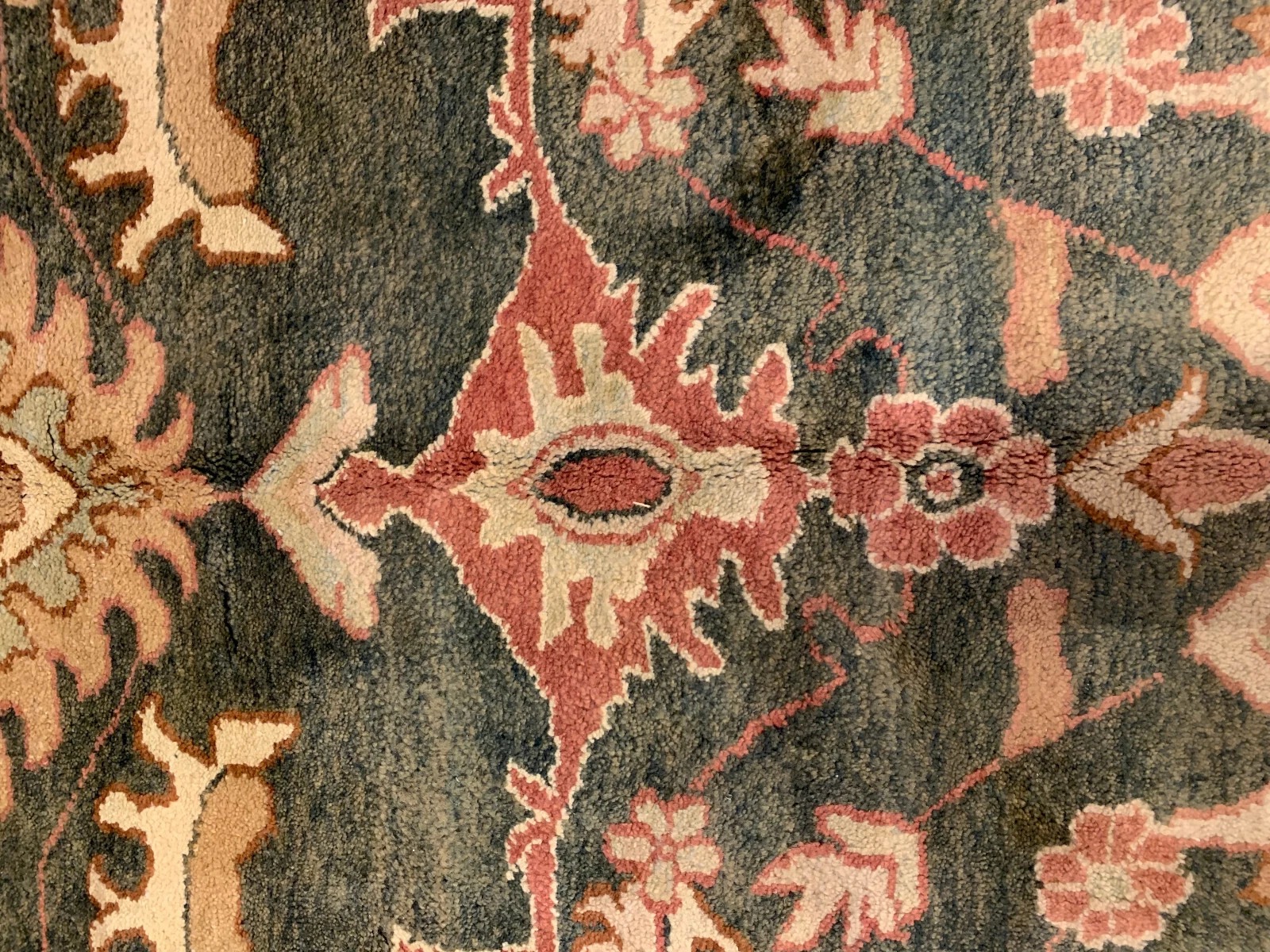 9x 12 Hand Knotted 100% Wool Area Rug