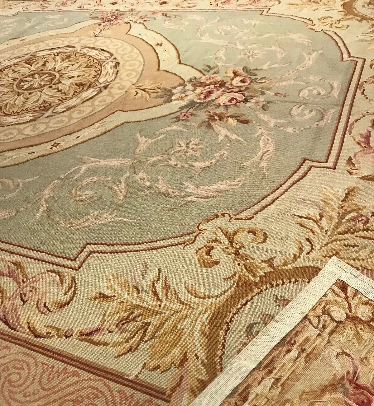 9 x 12 Needle Point 100% Wool Hand Knotted Area Rug