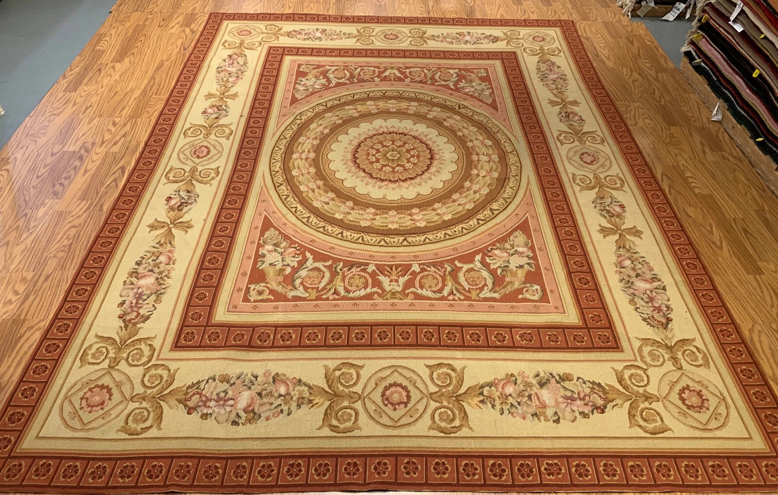 8 x 10 Needle Point 100% Wool Hand Knotted Area Rug