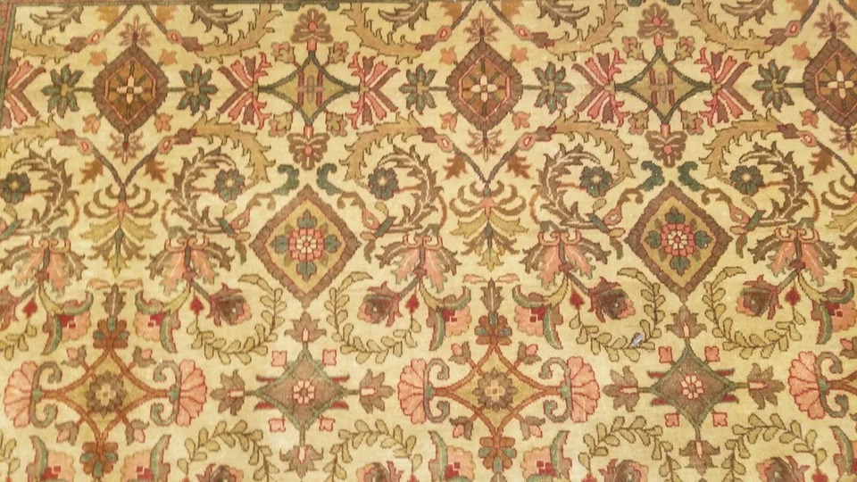 9 x 12 Ivory Top Quality Vegetable Dye Hand Knotted Wool Oriental Rug