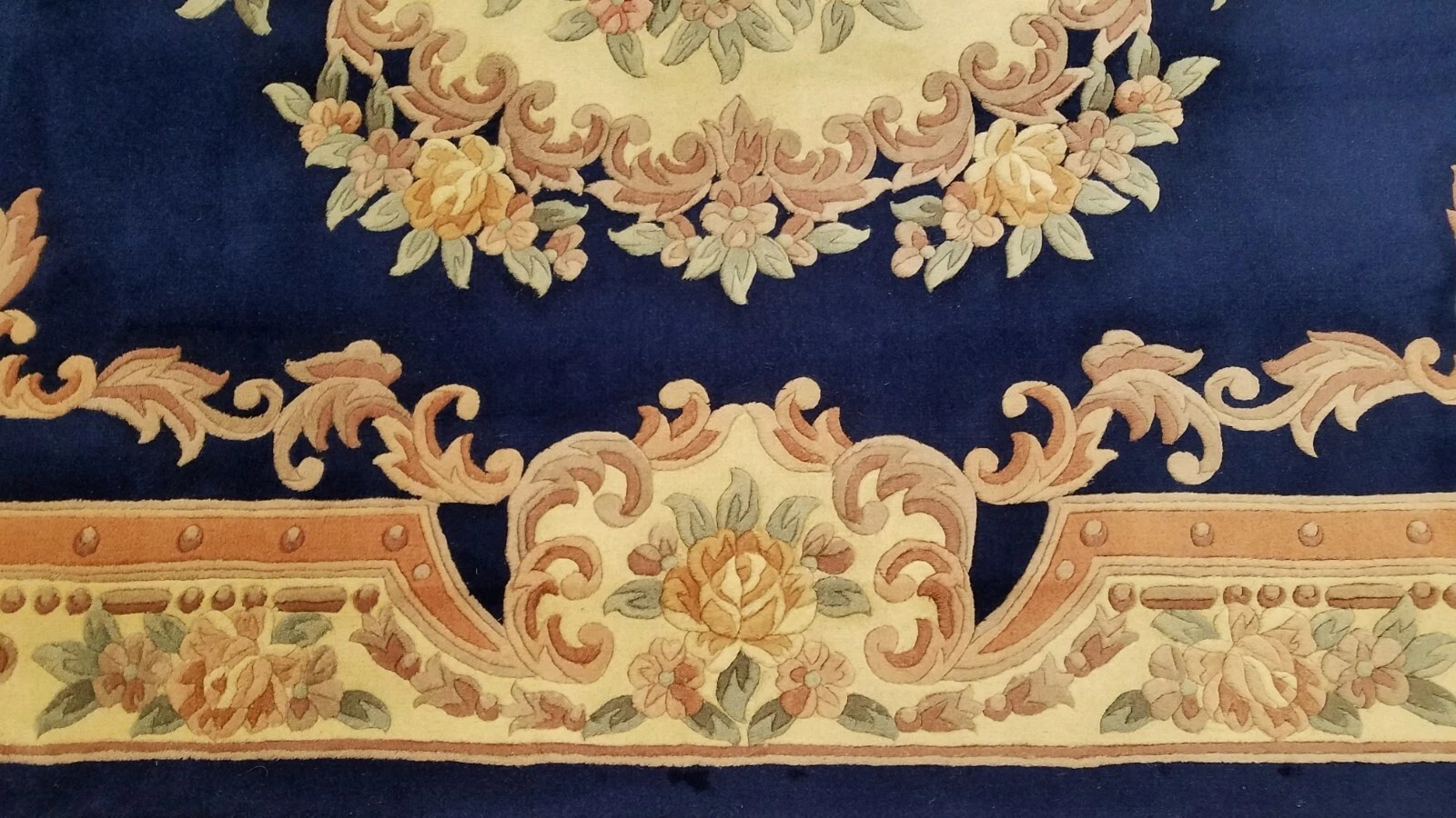 6 x 9 Hand Knotted French Aubusson 100% wool Area rug