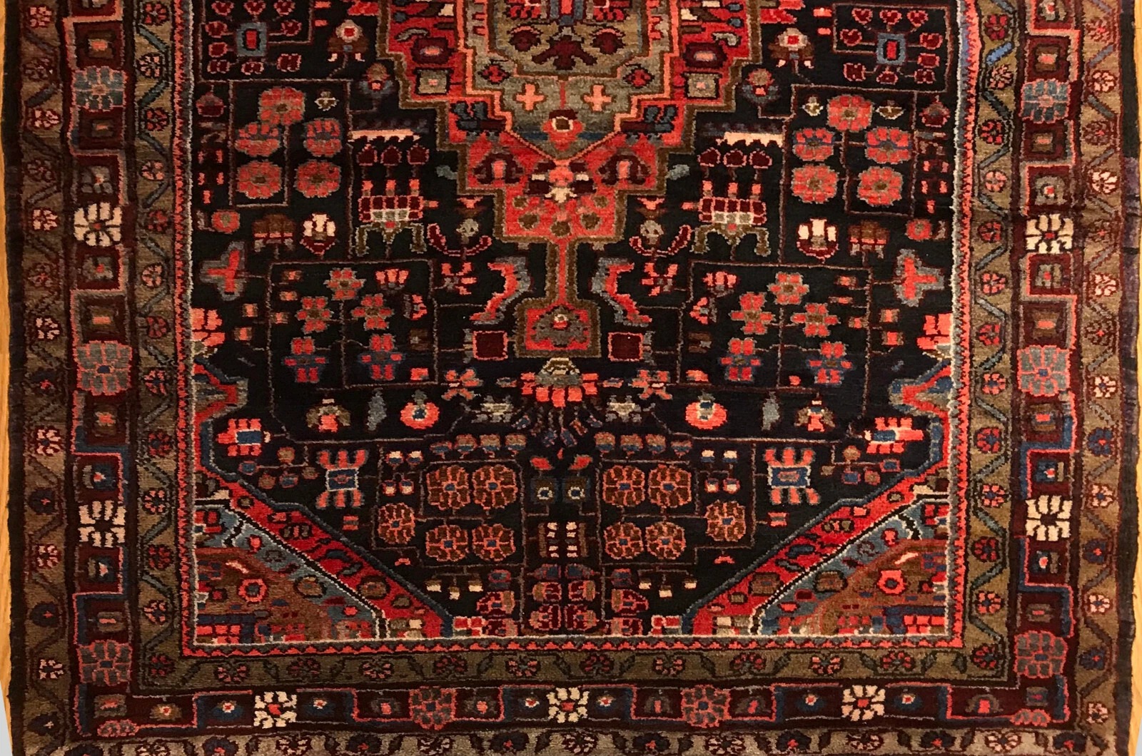 4.10 x 8 Vintage Tribal Geometric Black 100% Wool Vegetable Dye