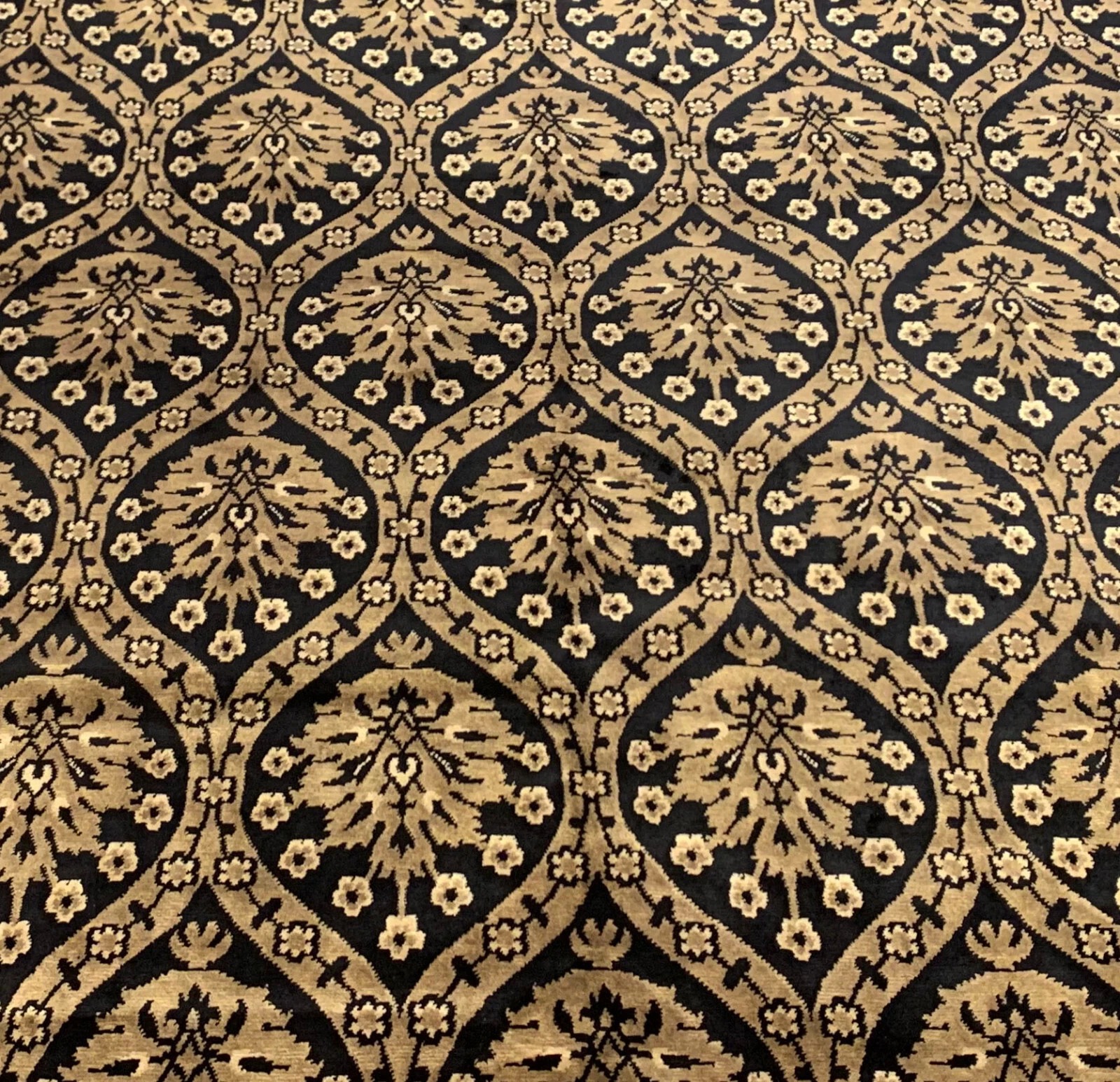 9x 12 Hand Knotted 100% Wool Area Rug