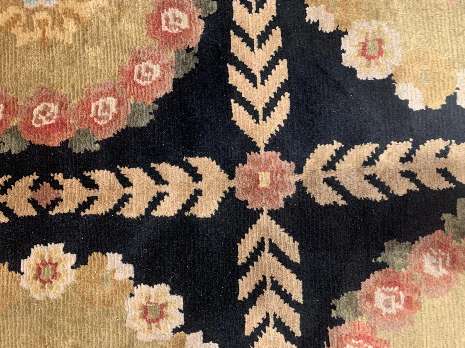 8 x 10 Aubusson 100% Wool Hand Knotted Area Rug