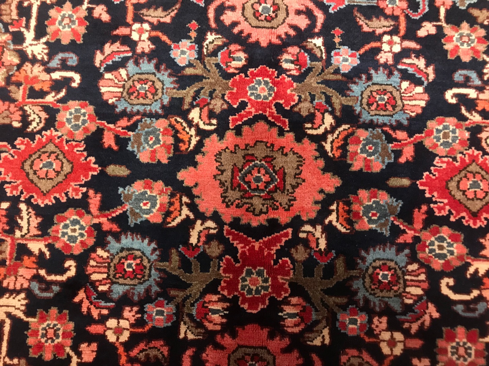 7.3 x 10.4 Vintage 100% Wool Hand Knotted Area Rug