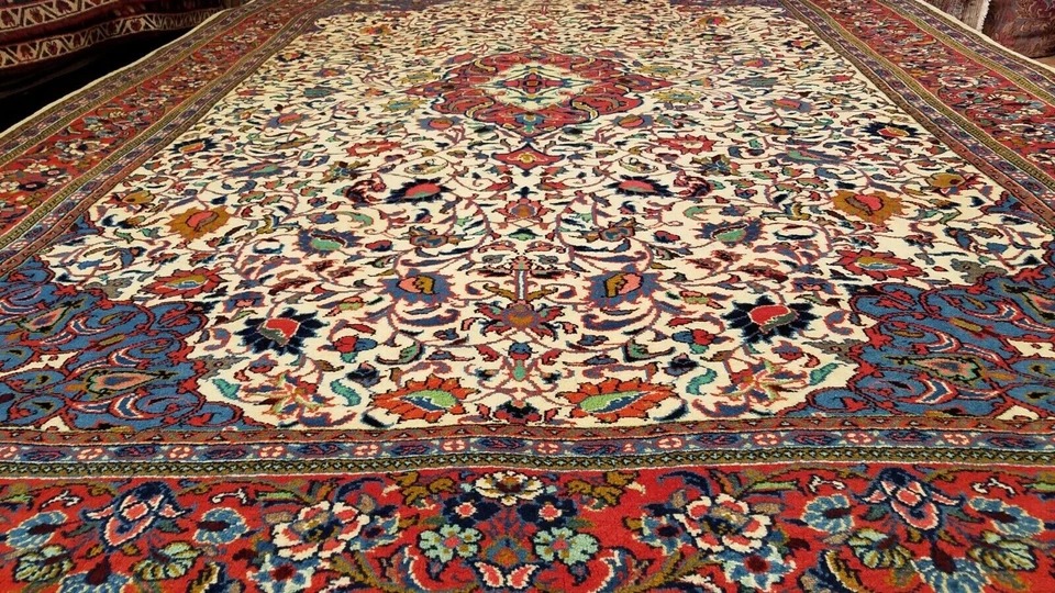 6.9 x 9.8 Vintage Hand Knotted 100% Wool Vegetable Dye Area Rug