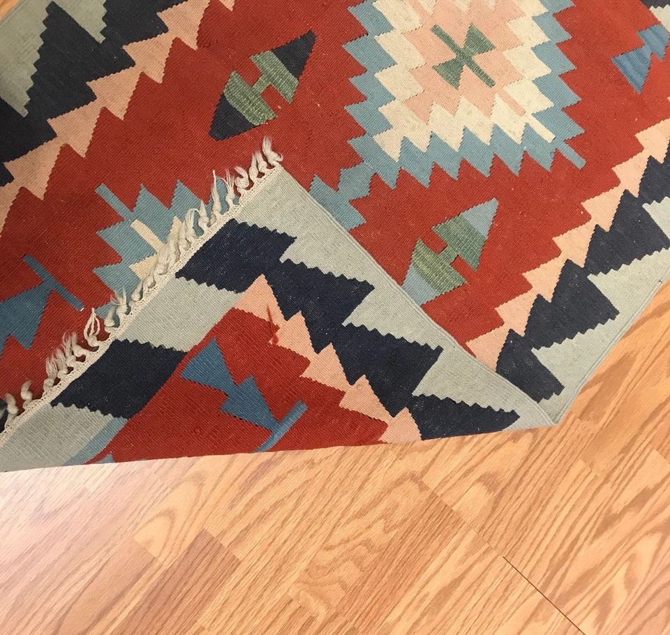 2.11 x 3.11 Kilim 100% Wool Hand Knotted Area Rug