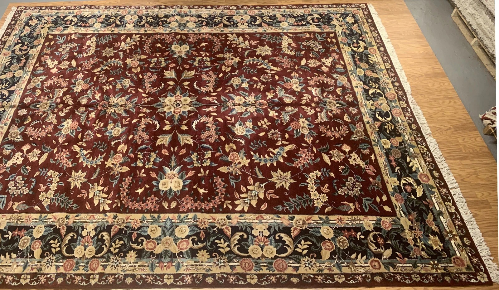 9.9 x 14 ft Indo Kashaan Hand Knotted 100% Wool Rug