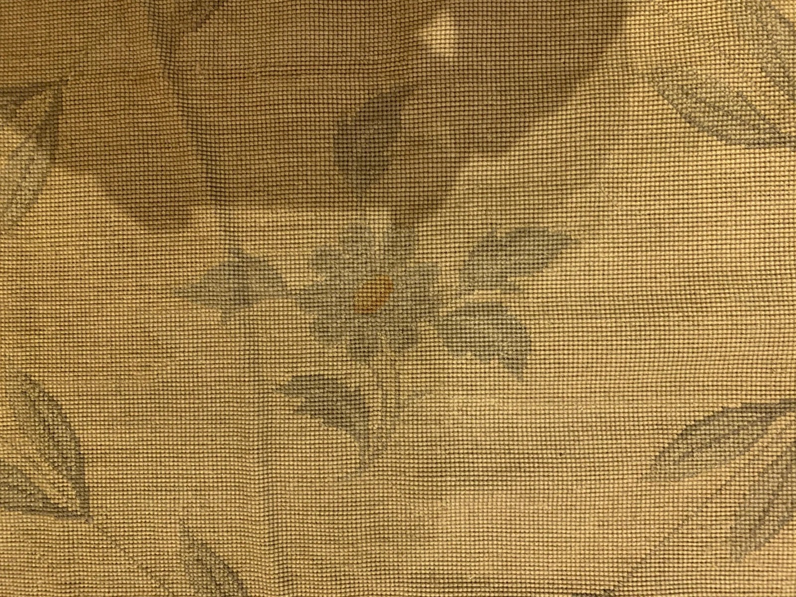 8 x 10 Needle Point 100% Wool Hand Knotted Area Rug