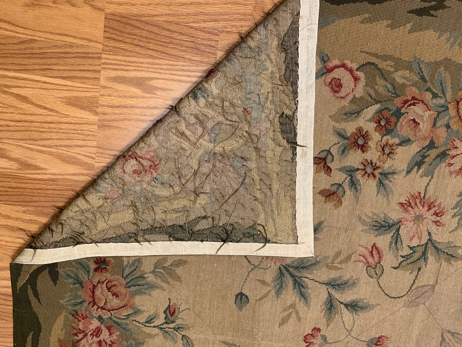 8 x 10 Needle Point 100% Wool Hand Knotted Area Rug