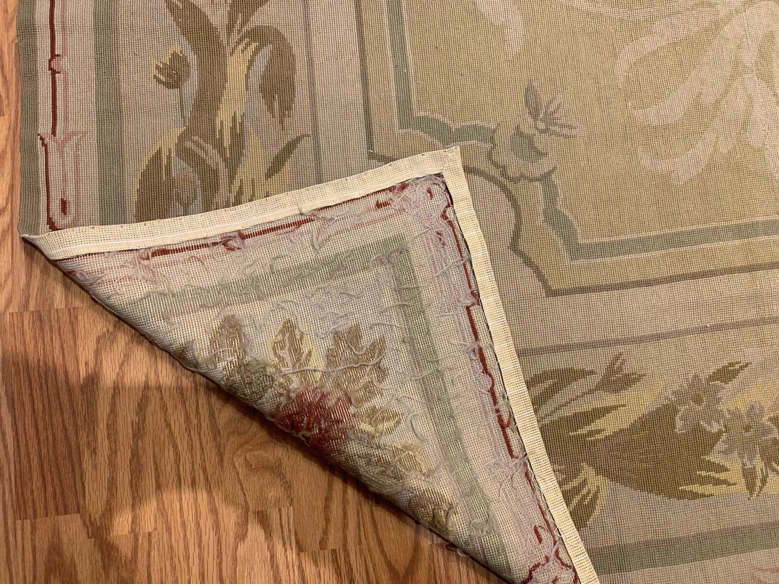 8 x 10 Needle Point 100% Wool Hand Knotted Area Rug