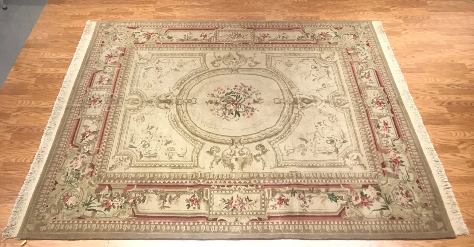 8 x 10 Beige & Gold French Aubusson Hand Knotted Oriental Rug