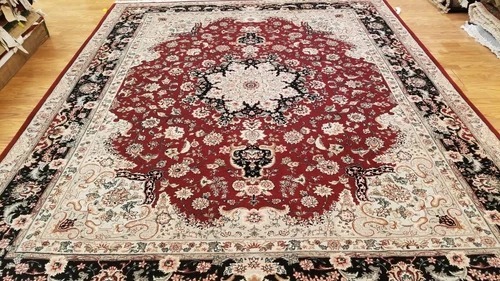8 x 10 Red & Black Wool & Silk Hand Knotted Oriental Rug