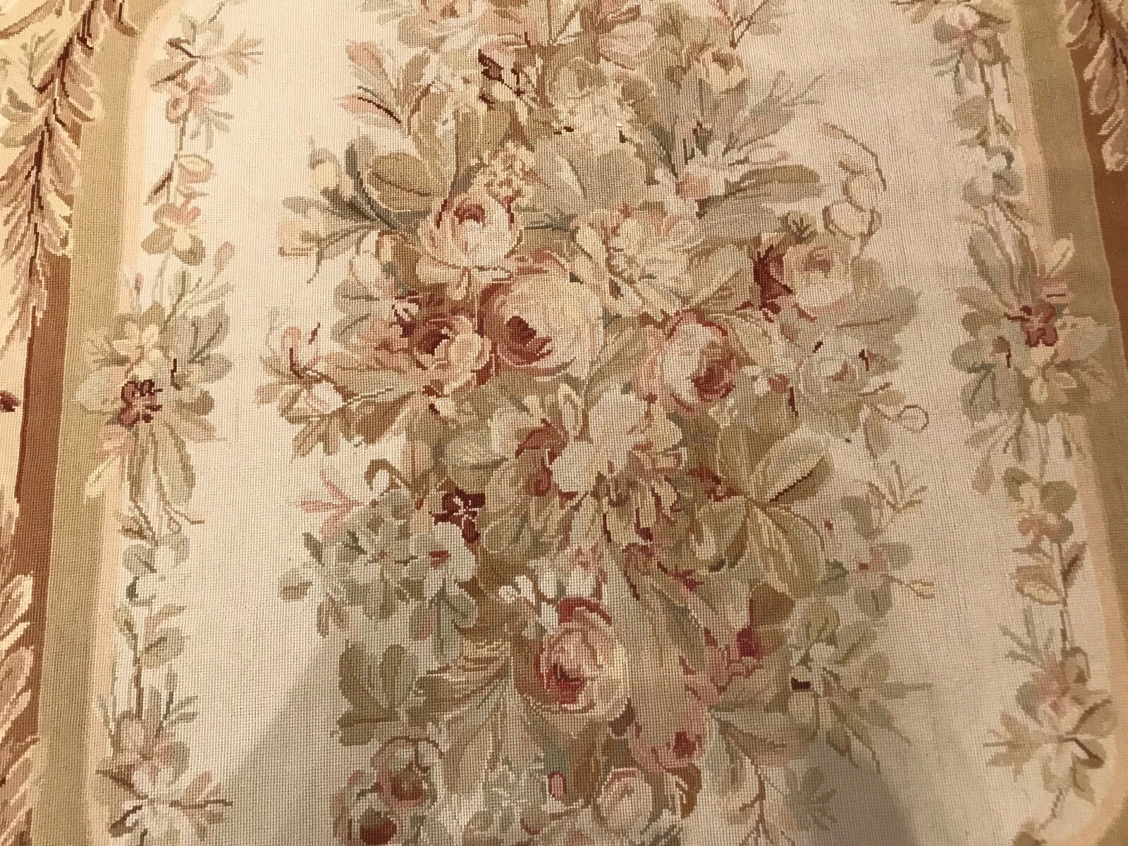 8 x 10 Needle Point 100% Wool Hand Knotted Area Rug