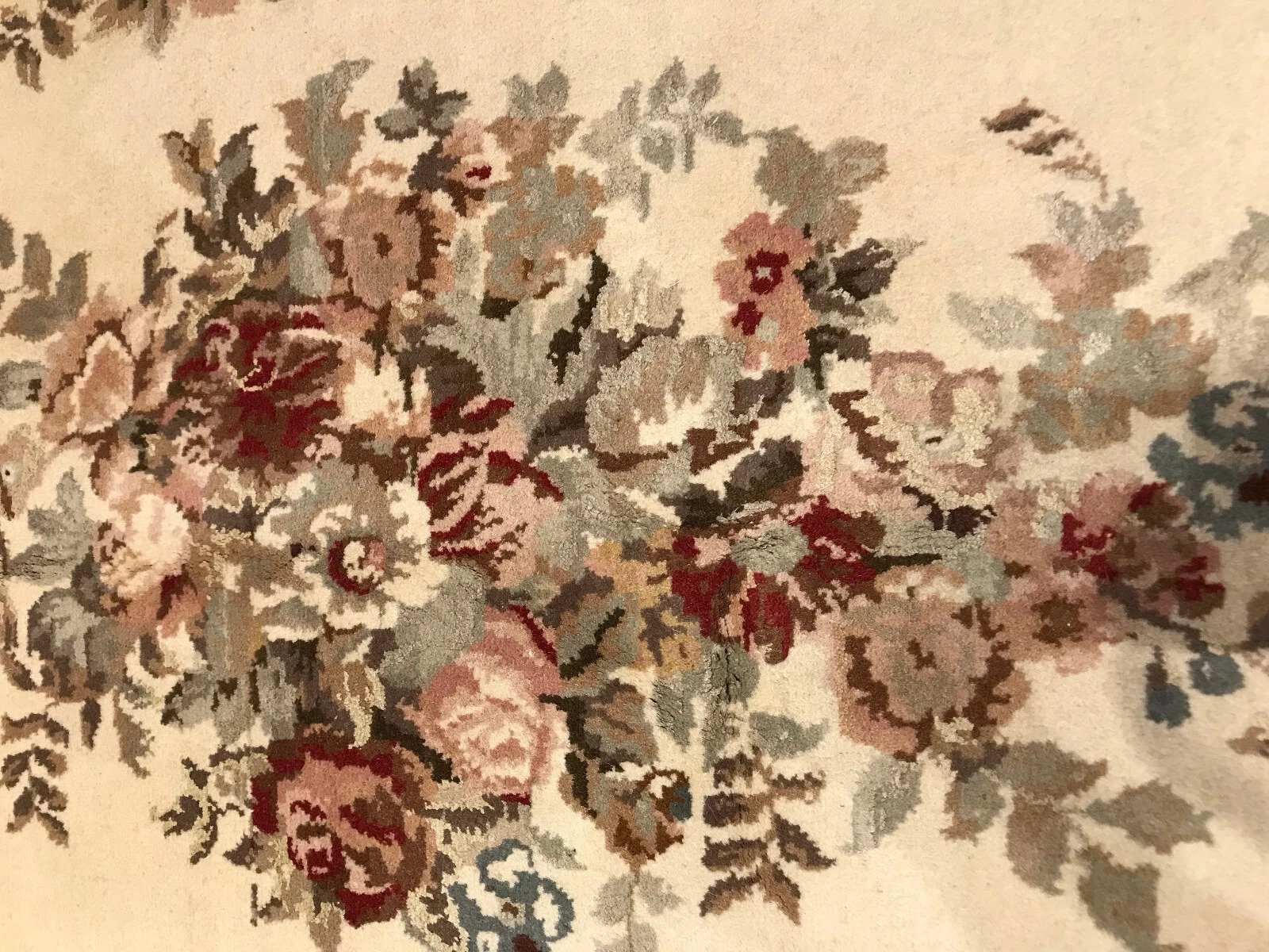 8 X 10 Hand Knotted 100% Wool Area Rug