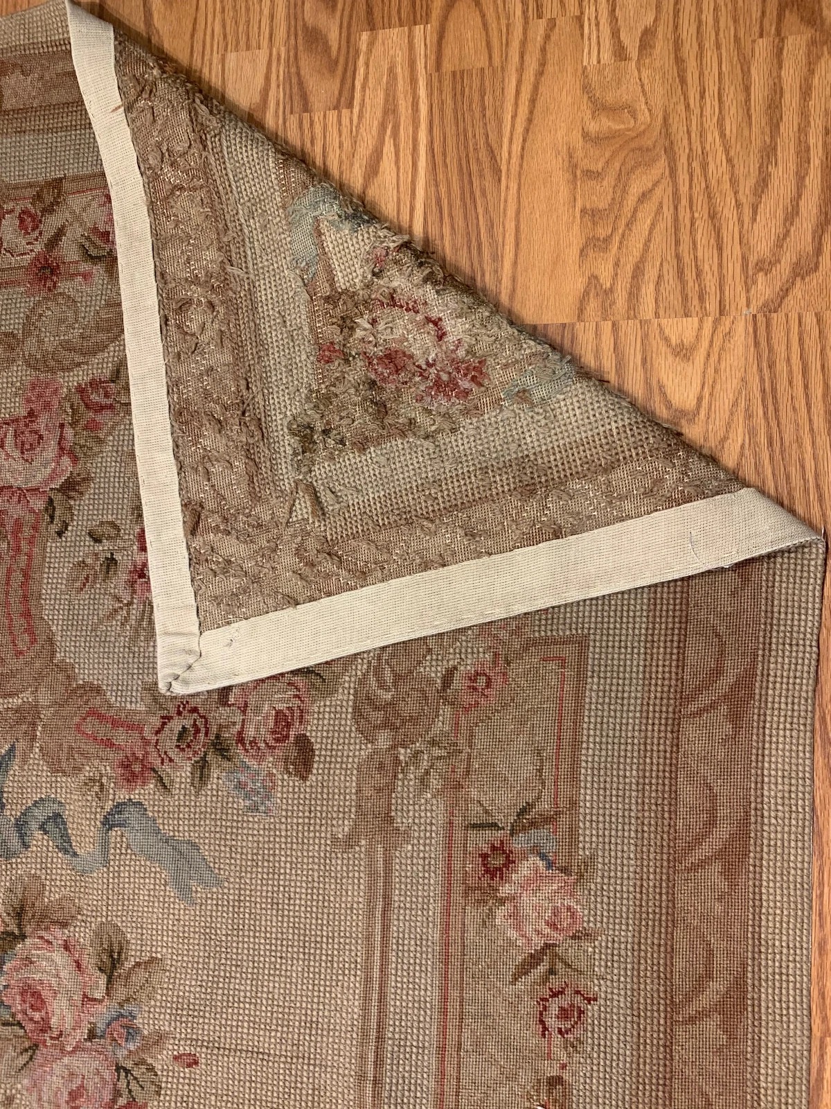 8 x 10 Needle Point 100% Wool Hand Knotted Area Rug