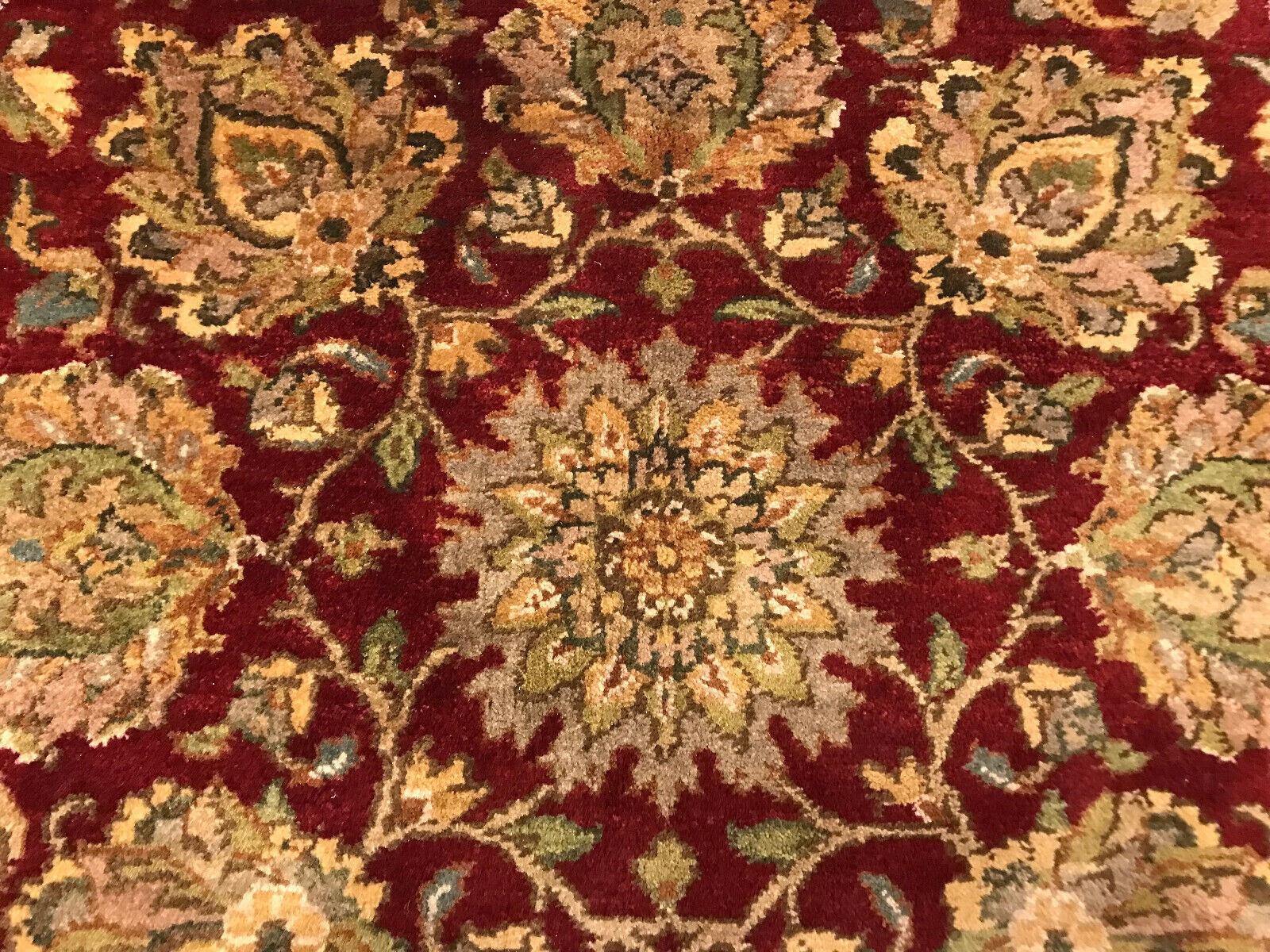 8 x 10 Burgundy Red Fine Indo Agra Hand Knotted Rug