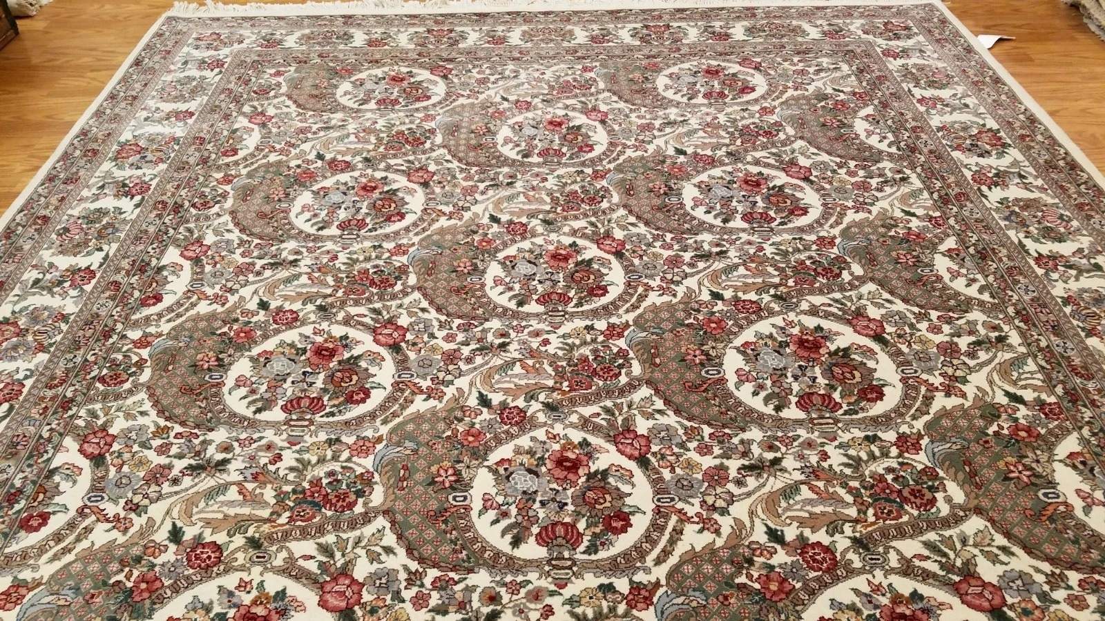 8 x 10 Fine Quality Sino Ivory Wool & Silk Hand Knotted Oriental Rug