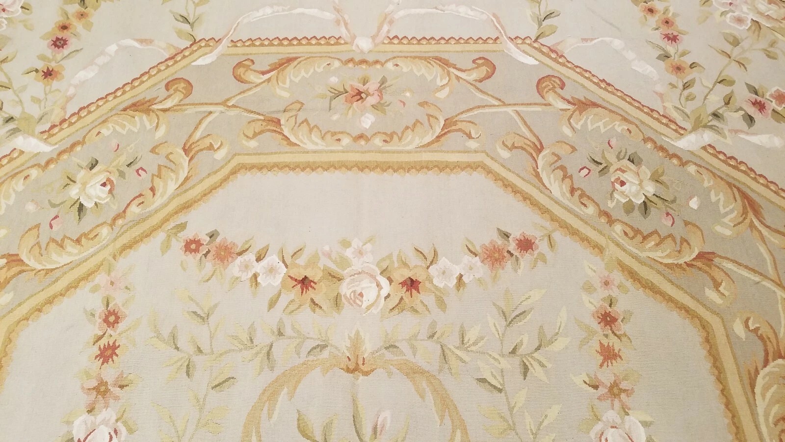 12' x 16' Hand woven French Aubusson Weave 100% wool Area rug