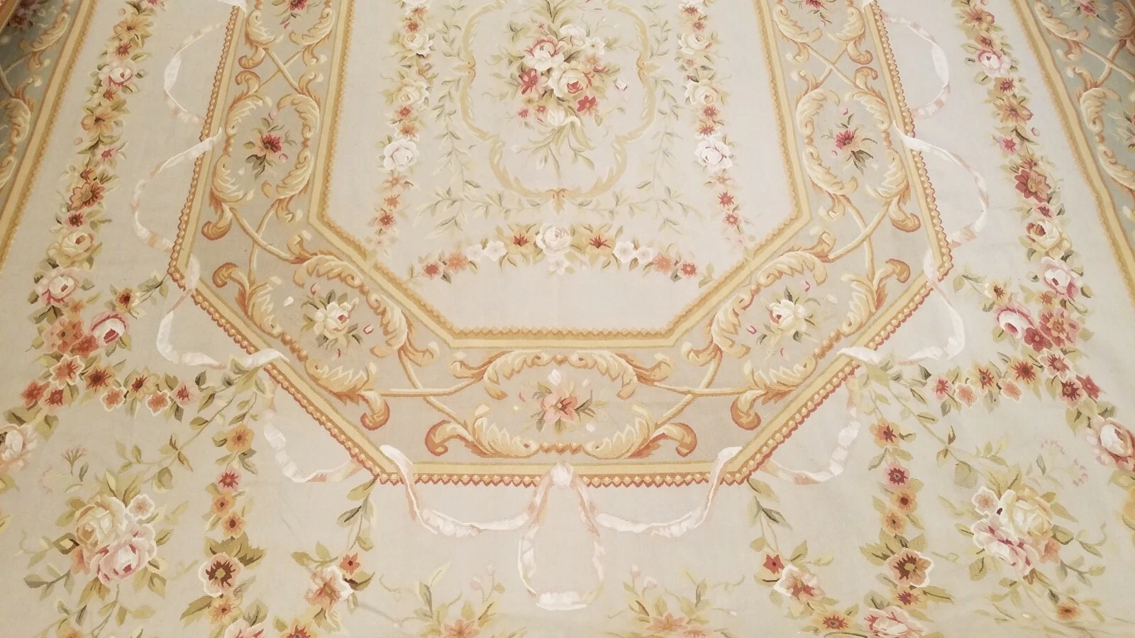12' x 16' Hand woven French Aubusson Weave 100% wool Area rug