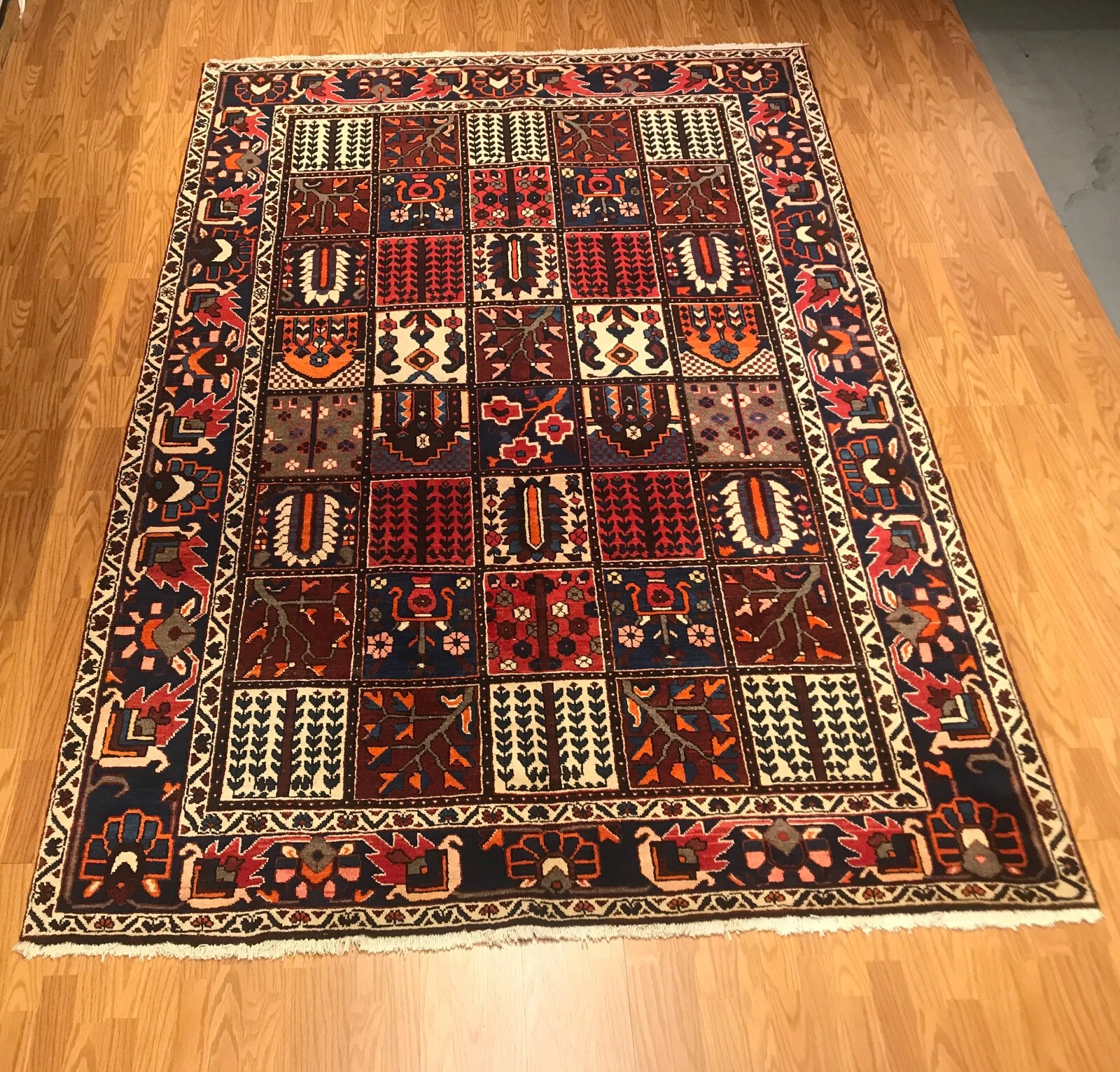 7 x 10 Vintage 100% Wool Hand Knotted Area Rug