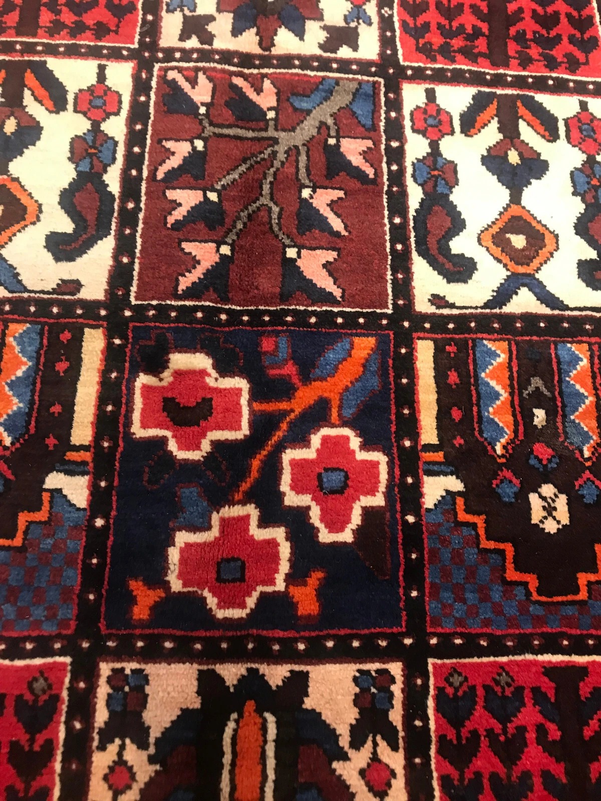 7 x 10 Vintage 100% Wool Hand Knotted Area Rug