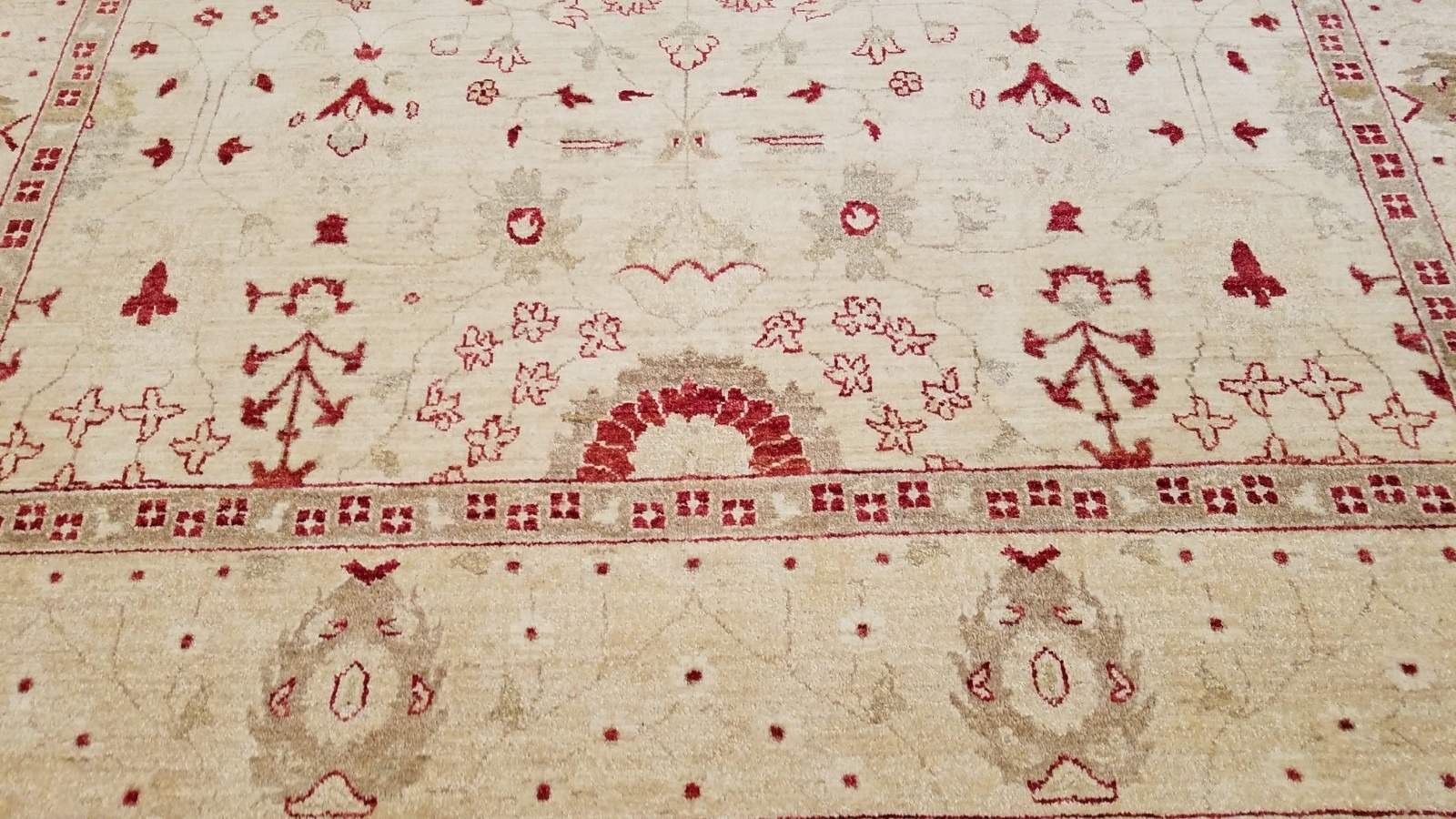 8 x 10 Pak Pechavar Wool & Silk Hand Knotted Wool Oriental Rug