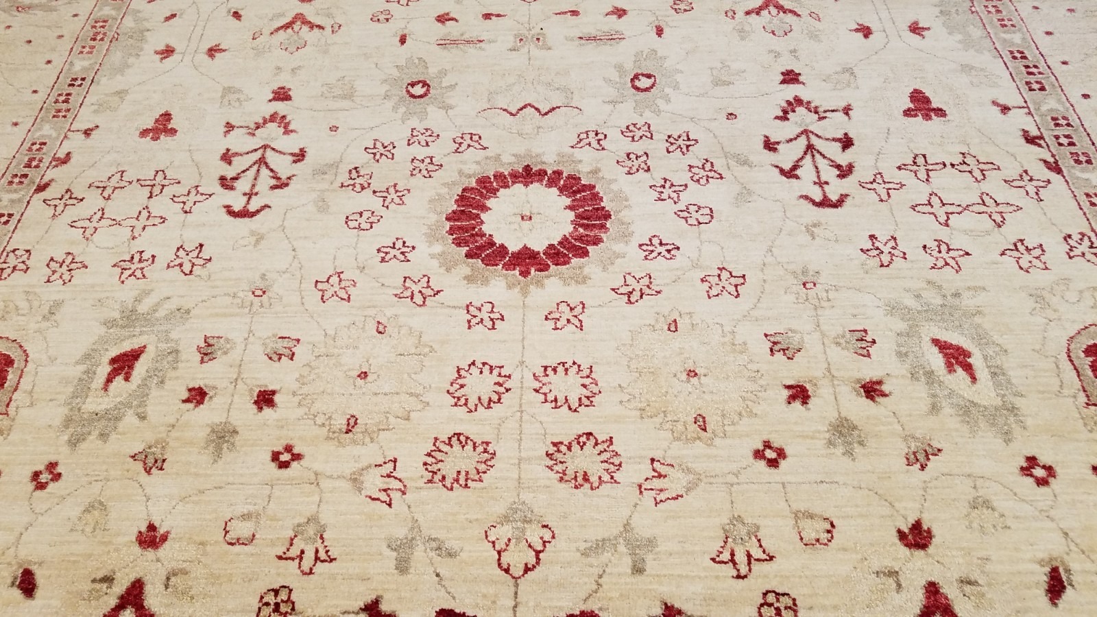 8 x 10 Pak Pechavar Wool & Silk Hand Knotted Wool Oriental Rug