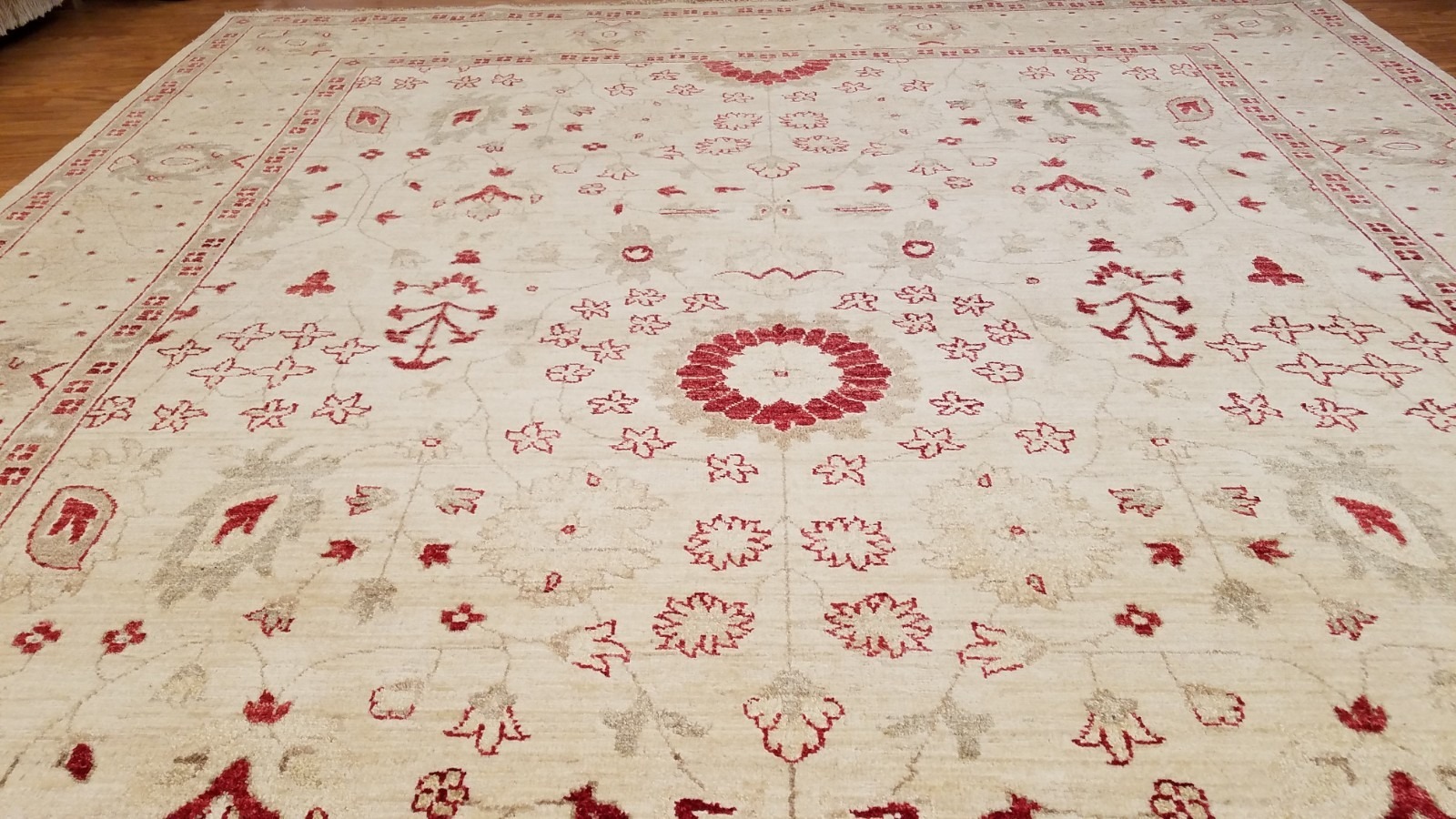 8 x 10 Pak Pechavar Wool & Silk Hand Knotted Wool Oriental Rug