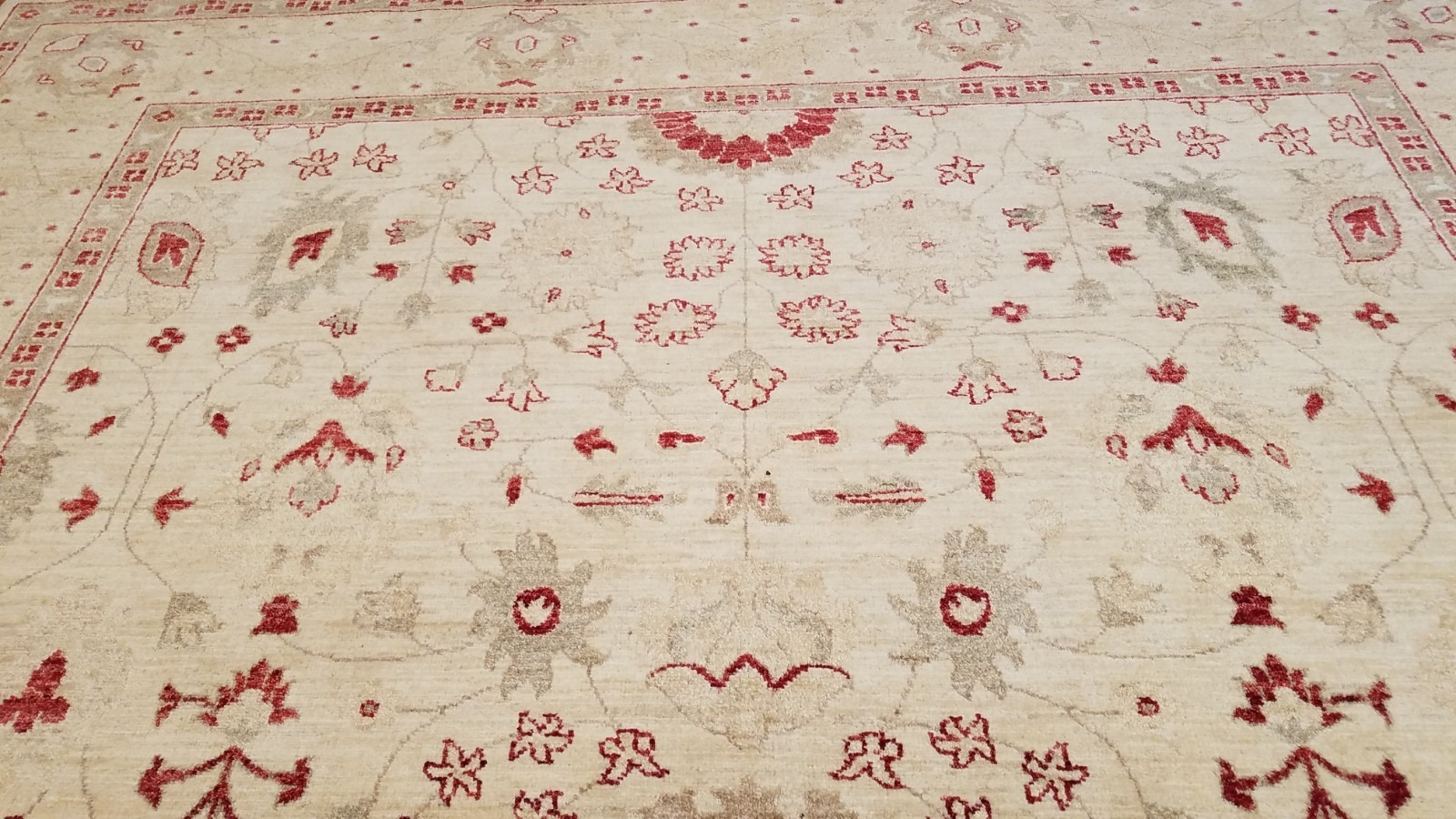 8 x 10 Pak Pechavar Wool & Silk Hand Knotted Wool Oriental Rug