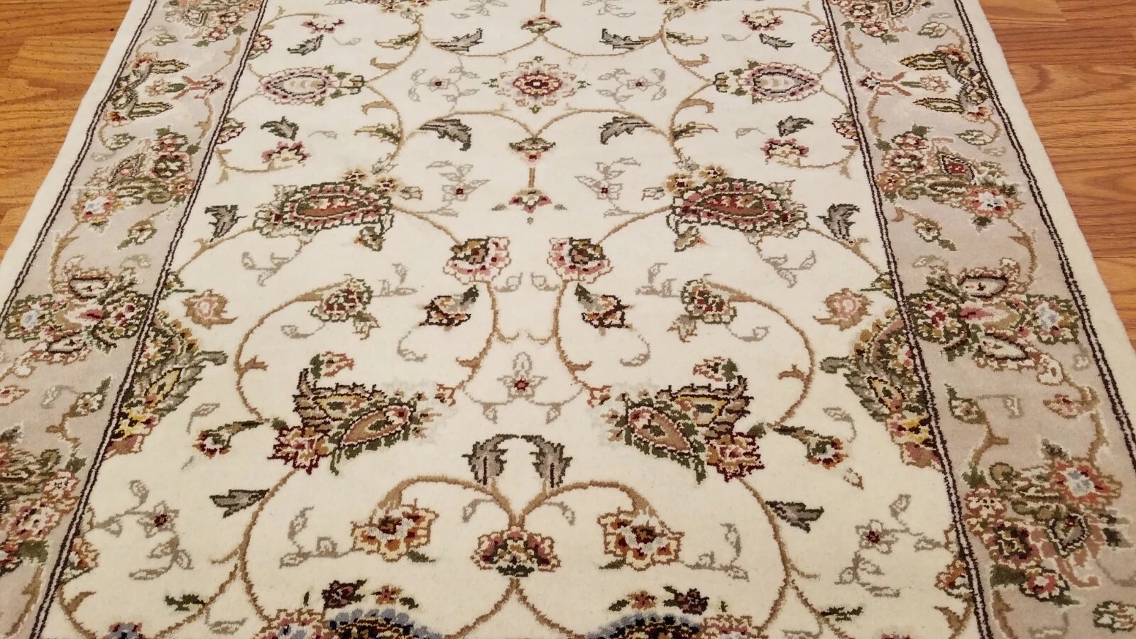 3 x 5 Ivory Wool & Silk Hand Knotted Area rug