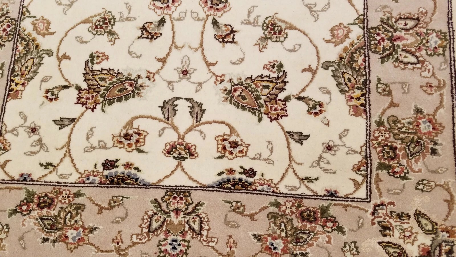 3 x 5 Ivory Wool & Silk Hand Knotted Area rug