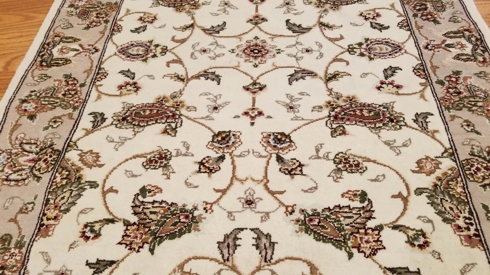 3 x 5 Ivory Wool & Silk Hand Knotted Area rug