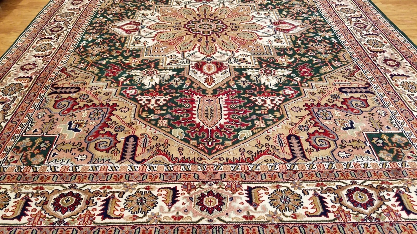 8 x 10 Green Indo Hand Knotted Wool Oriental Rug