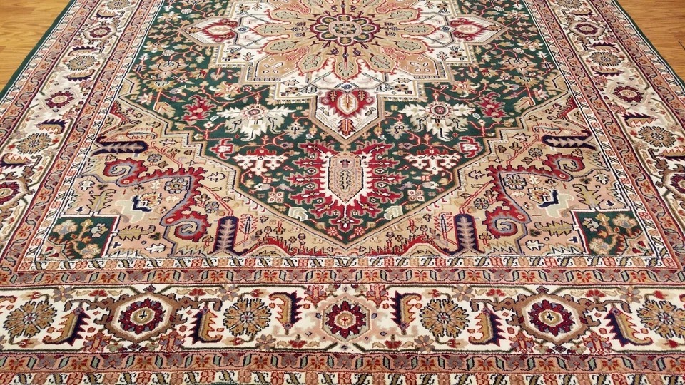 8 x 10 Green Indo Hand Knotted Wool Oriental Rug